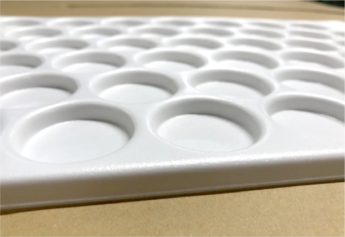 部品輸送用トレイ
